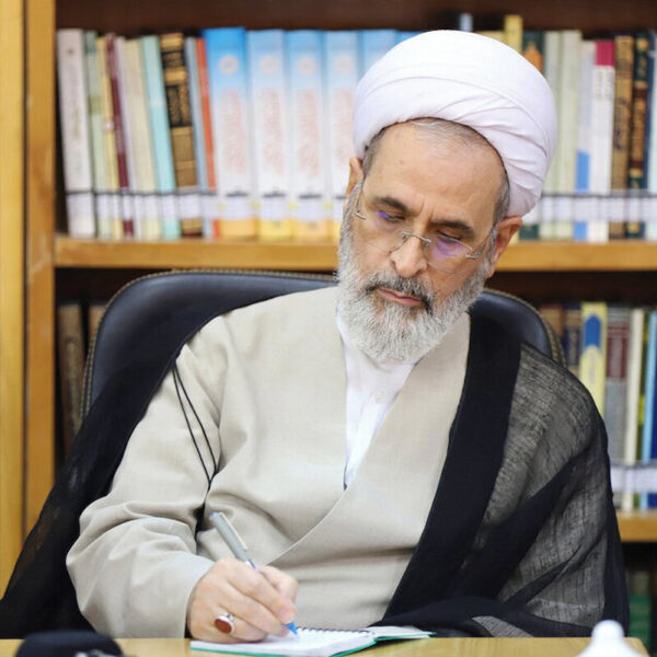 بیانیه تحلیلی – راهبردی آیت‌الله اعرافی به مناسبت هفته دفاع مقدس و آغاز سال تحصیلی جدید حوزه‌های علمیه